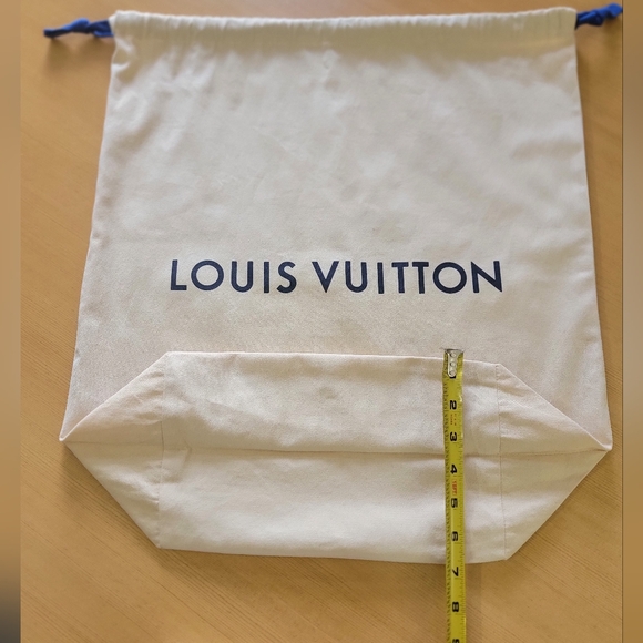 LV drawstring Dustbag 20"x18"x7" - Picture 4 of 5